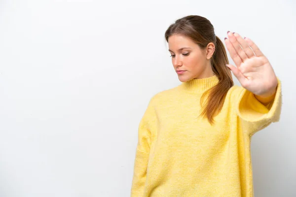 Jonge Kaukasische Vrouw Geïsoleerd Witte Achtergrond Maken Stop Gebaar Teleurgesteld — Stockfoto