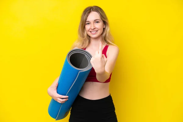 Young Sport Caucasian Woman Going Yoga Classes While Holding Mat —  Fotos de Stock