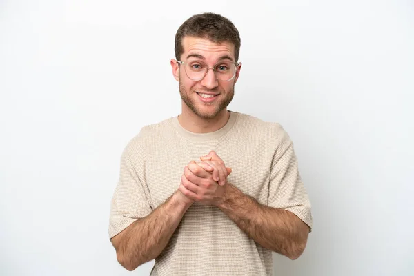 Νεαρός Καυκάσιος Άνδρας Απομονωμένος Λευκό Φόντο Γελώντας — Φωτογραφία Αρχείου