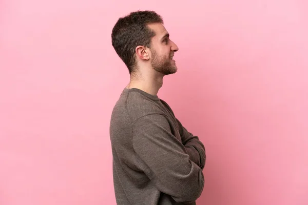 Young Caucasian Man Isolated Pink Background Lateral Position — 스톡 사진