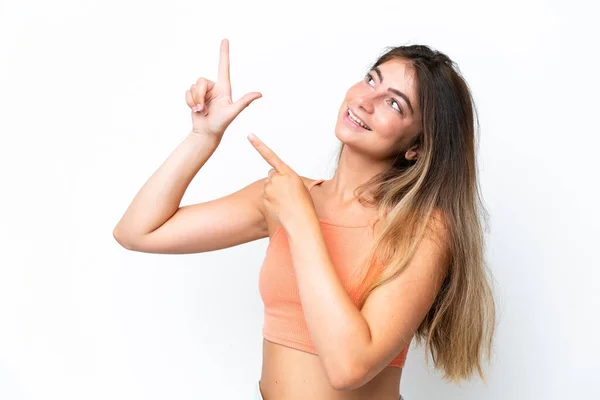 Mujer Joven Caucásica Aislada Sobre Fondo Blanco Señalando Con Dedo — Foto de Stock