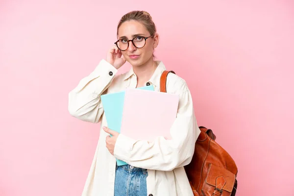 Young Student Caucasian Woman Isolated Pink Background Having Doubts — Stock Photo, Image