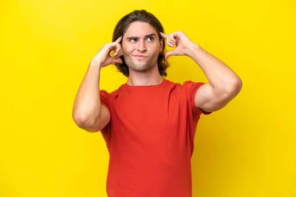 Caucasian Handsome Man Isolated Yellow Background Having Doubts Thinking — Foto Stock