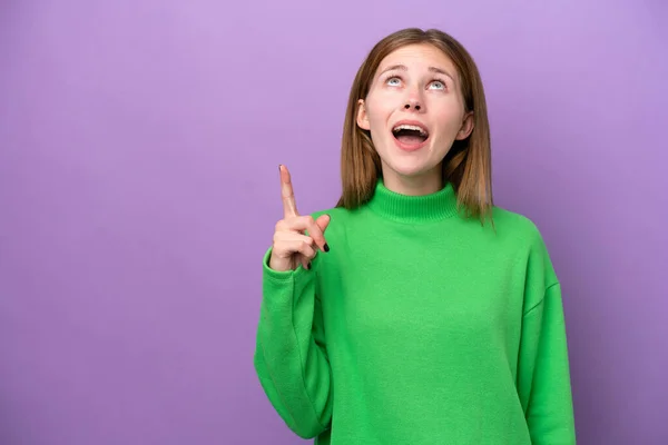 Young English Woman Isolated Purple Background Pointing Surprised — Stockfoto
