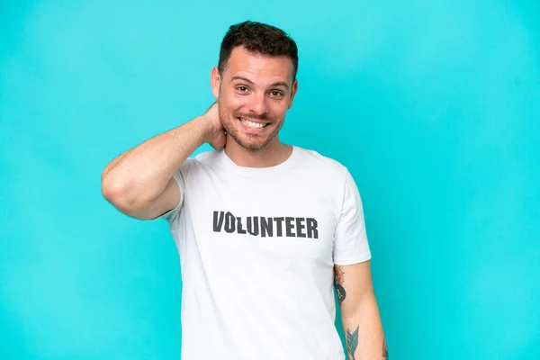 Young Volunteer Caucasian Man Isolated Blue Background Laughing — Photo