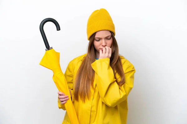 Giovane Donna Caucasica Con Impermeabile Ombrello Isolato Sfondo Bianco Con — Foto Stock