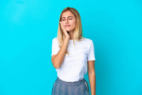 Blonde Uruguayan Girl Isolated Blue Background Toothache — Stockfoto
