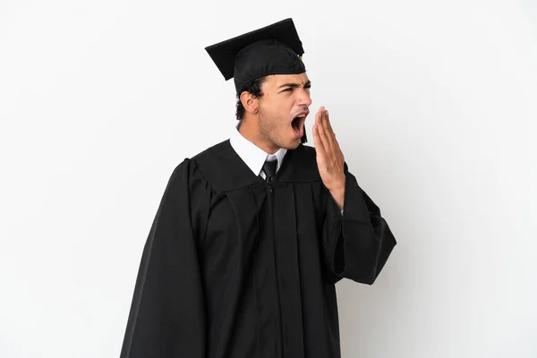 Молодий Випускник Університету Над Ізольованим Білим Тлом Позіхання Покриття Широкого — стокове фото