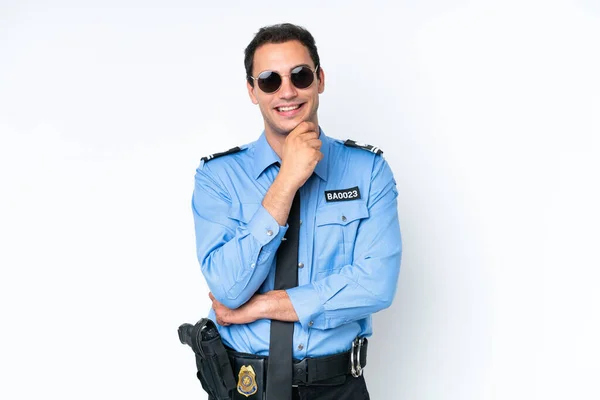 Молодий Поліцейський Білий Чоловік Ізольований Білому Тлі Окулярах Посміхається — стокове фото