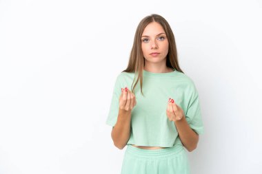 Genç Litvanyalı kadın beyaz arka planda izole edilmiş para hareketi yapıyor ama mahvolmuş.