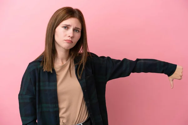 Giovane Donna Inglese Isolata Sfondo Rosa Mostrando Pollice Verso Basso — Foto Stock