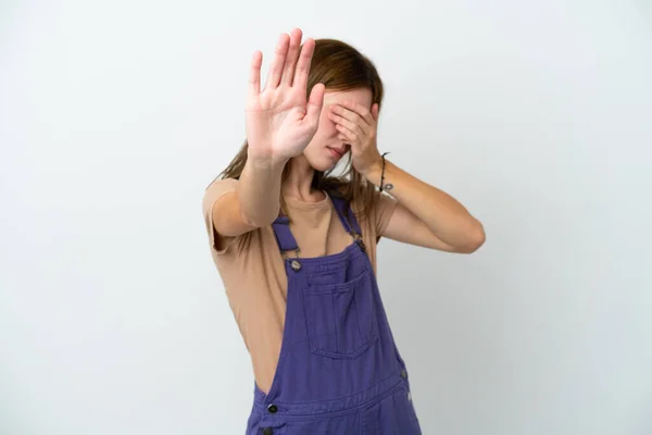 Giovane Donna Inglese Isolata Sfondo Bianco Facendo Gesto Stop Coprendo — Foto Stock