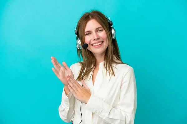 Telemarketer English Woman Working Headset Isolated Blue Background Applauding Presentation — Stock Photo, Image
