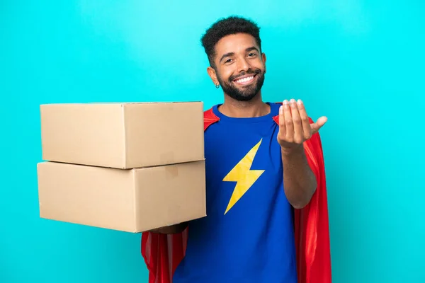 Super Hero Delivery Brazilian Man Isolated Blue Background Inviting Come — Stock Photo, Image