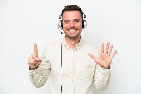 Telemarketer Hombre Caucásico Trabajando Con Auricular Aislado Sobre Fondo Blanco — Foto de Stock