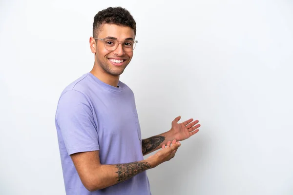 Young Caucasian Brazilian Man Isolated White Background Extending Hands Side — Stockfoto