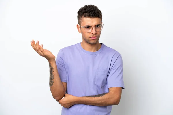 Young Caucasian Brazilian Man Isolated White Background Having Doubts — ストック写真