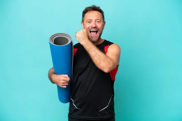 Middle Age Sport Man Going Yoga Classes While Holding Mat — Foto Stock