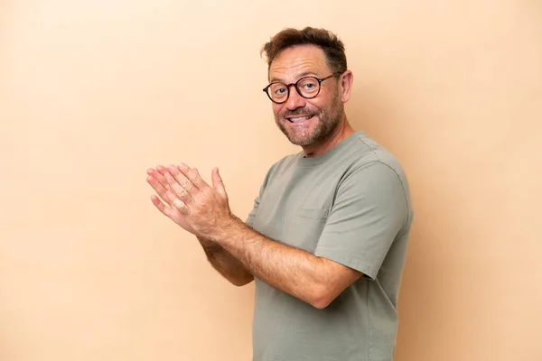 Middle Age Caucasian Man Isolated Beige Background Applauding — 스톡 사진