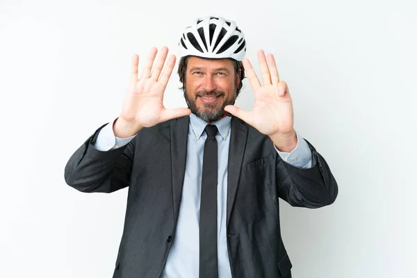 Homem Sênior Negócios Com Capacete Bicicleta Isolado Fundo Branco Contando — Fotografia de Stock