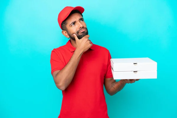 Pizza Delivery Brazilian Man Work Uniform Picking Pizza Boxes Isolated — Stock fotografie
