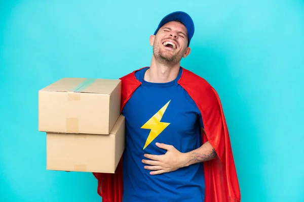 Super Hrdina Dodávky Muž Přes Izolované Pozadí Hodně Usmívá — Stock fotografie