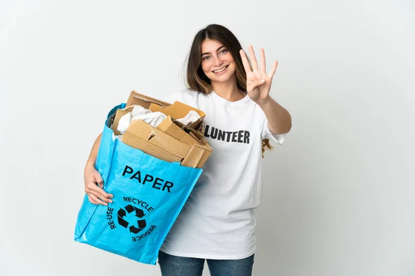Młoda Kobieta Trzyma Worek Papierem Recyklingu Odizolowany Białym Tle Szczęśliwy — Zdjęcie stockowe