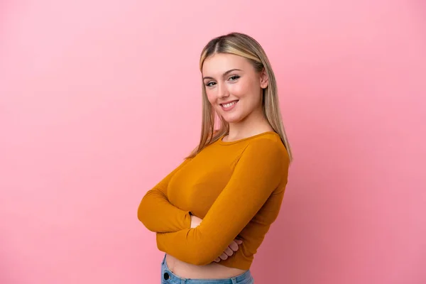 Young Caucasian Woman Isolated Pink Background Arms Crossed Looking Forward — Stock Photo, Image