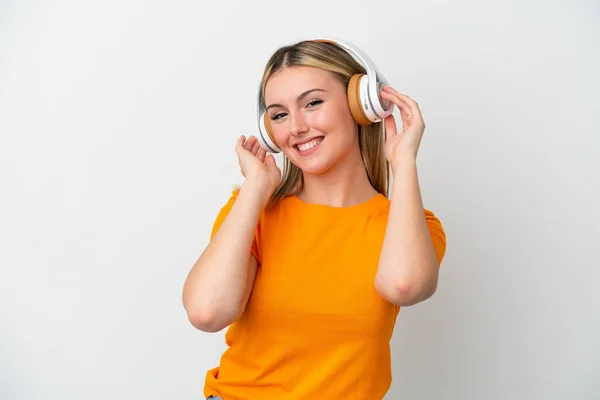 Young Caucasian Woman Isolated White Background Listening Music — Stock Photo, Image