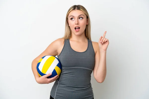 Молода Біла Жінка Грає Волейбол Ізольовано Білому Тлі Думаючи Ідея — стокове фото