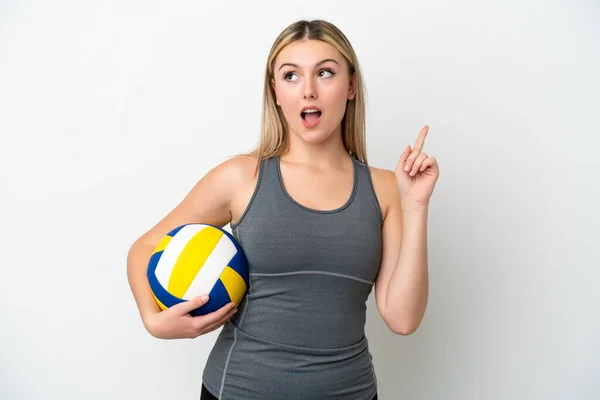 Giovane Donna Caucasica Che Gioca Pallavolo Isolato Sfondo Bianco Pensando — Foto Stock