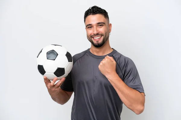 Arab Młody Piłkarz Człowiek Izolowany Białym Tle Świętuje Zwycięstwo — Zdjęcie stockowe