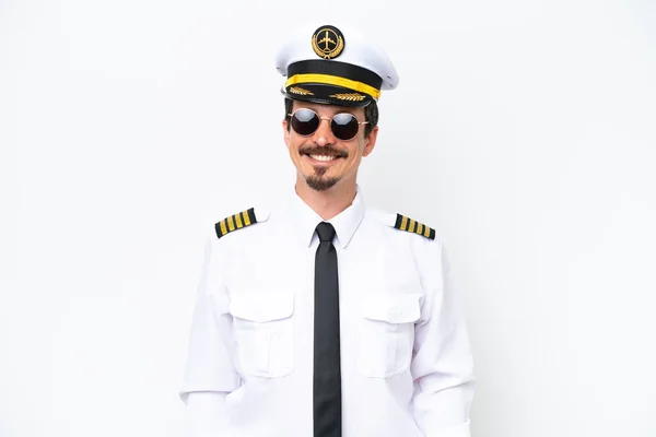 Kafkasyalı Uçak Pilotu Beyaz Arka Planda Gözlüklü Mutlu — Stok fotoğraf