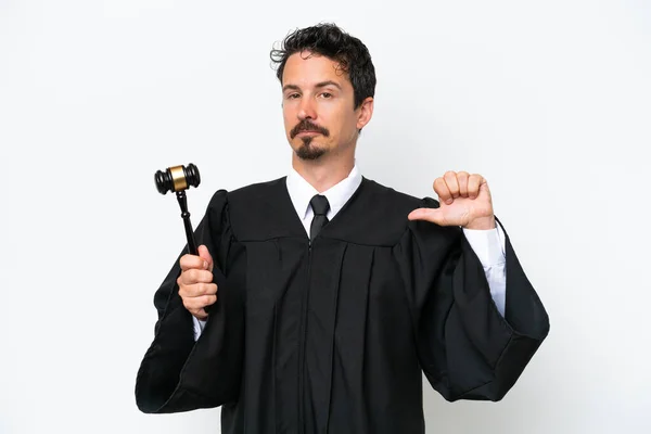 Young Judge Caucasian Man Isolated White Background Proud Self Satisfied — Stock Photo, Image