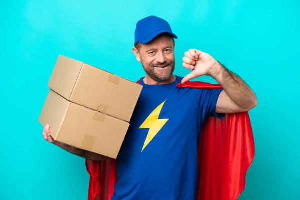 Super Hrdina Dodávka Muž Izolovaný Modrém Pozadí Hrdý Self Spokojen — Stock fotografie