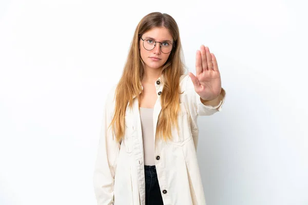 Mladá Blondýna Žena Izolované Bílém Pozadí Dělat Stop Gesto — Stock fotografie