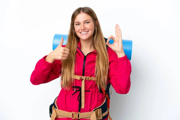 Joven Montañista Con Una Gran Mochila Sobre Fondo Blanco Aislado —  Fotos de Stock