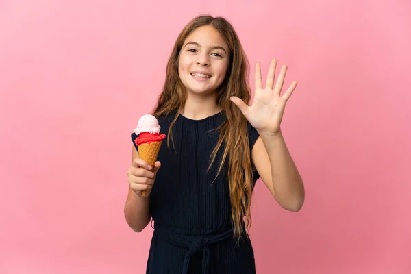 Barn Med Cornet Glass Över Isolerad Rosa Bakgrund Räkna Fem — Stockfoto