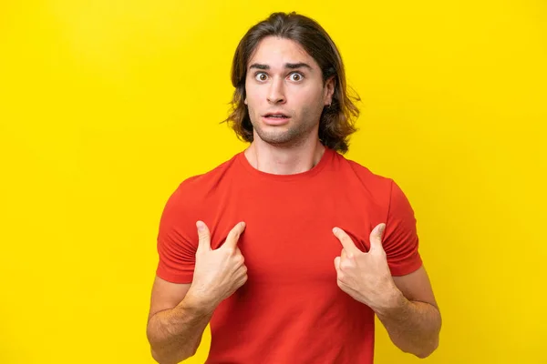 Caucasian Handsome Man Isolated Yellow Background Pointing Oneself — Stockfoto