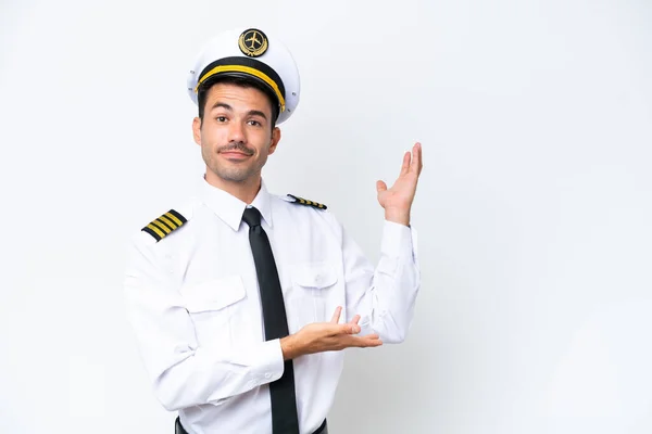 Pilot Samolotu Nad Odizolowanym Białym Tle Wyciągając Ręce Bok Zaproszenie — Zdjęcie stockowe