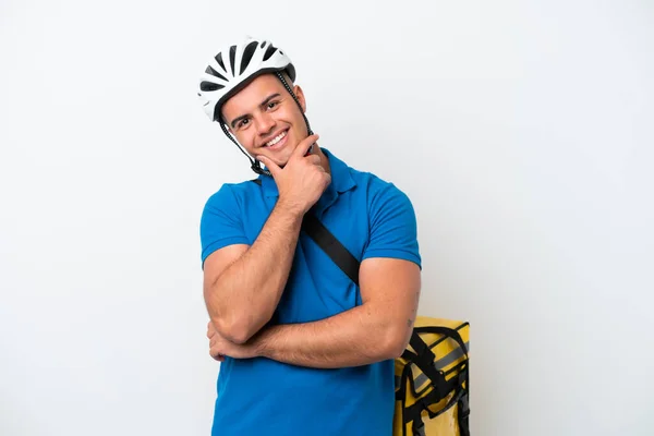 Jovem Caucasiano Com Mochila Térmica Isolada Fundo Branco Sorrindo — Fotografia de Stock