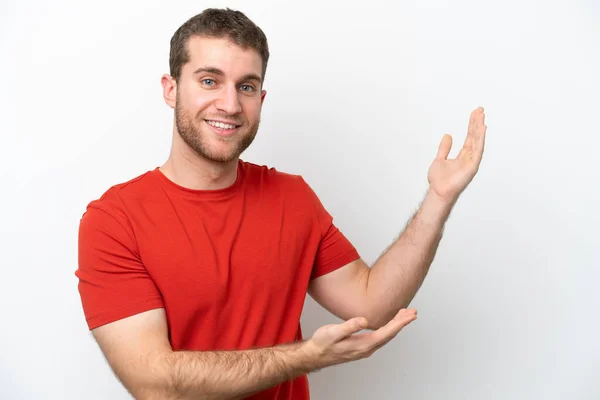 Jeune Homme Caucasien Isolé Sur Fond Blanc Étendant Les Mains — Photo