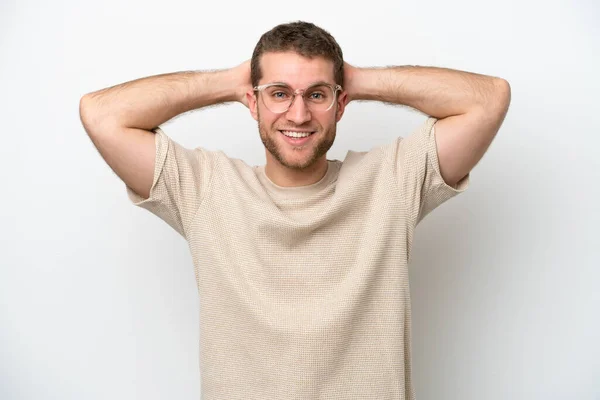 Νεαρός Καυκάσιος Άνδρας Απομονωμένος Λευκό Φόντο Γελώντας — Φωτογραφία Αρχείου