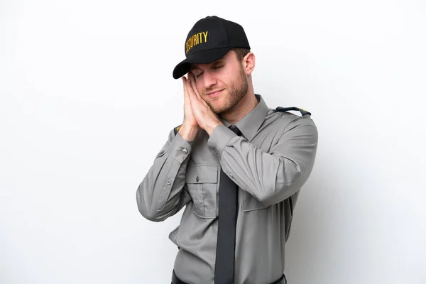 Jonge Beschermende Blanke Man Geïsoleerd Witte Achtergrond Waardoor Slaap Gebaar — Stockfoto