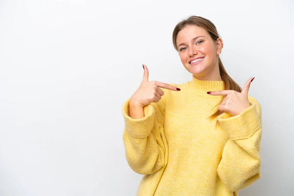 Junge Kaukasische Frau Isoliert Auf Weißem Hintergrund Stolz Und Selbstzufrieden — Stockfoto