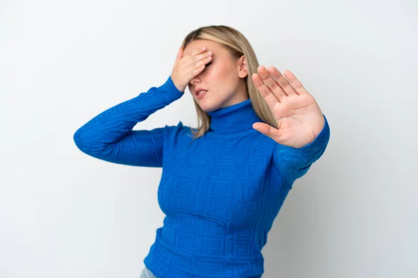 Giovane Donna Caucasica Isolata Sfondo Bianco Facendo Gesto Stop Coprendo — Foto Stock