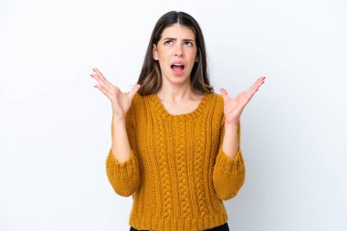 Beyaz arka planda izole edilmiş genç İtalyan kadın bunalıma girdi