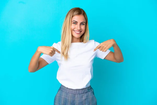 Chica Rubia Uruguaya Aislada Sobre Fondo Azul Con Expresión Facial —  Fotos de Stock