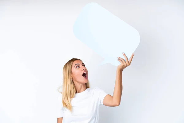 Loira Uruguaia Menina Isolada Fundo Branco Segurando Uma Bolha Fala — Fotografia de Stock