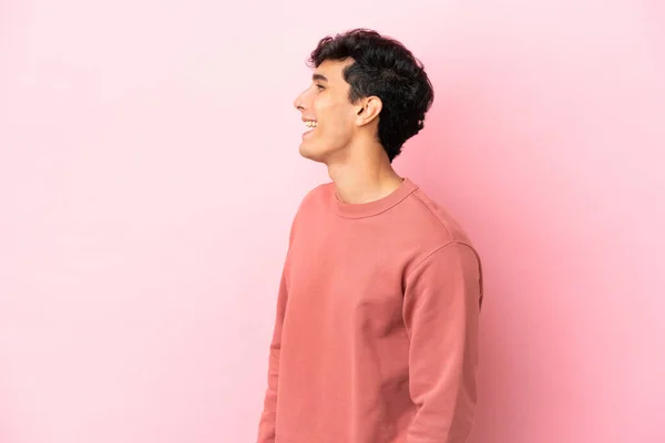 Young Argentinian Man Isolated Pink Background Laughing Lateral Position — Stock Photo, Image